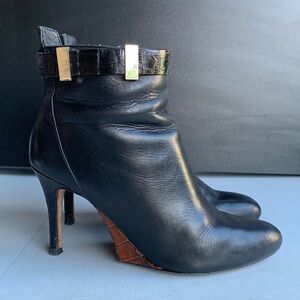 Carolina Espinosa Ankle Boots Women’s Size 9.5W Black Leather Croc Embossed Heel